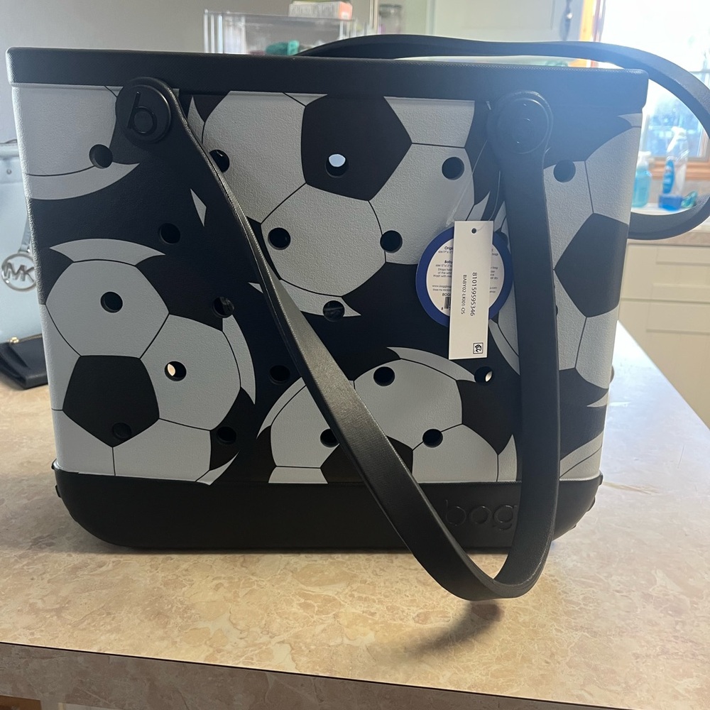 Black Tote Bag with Interior Pockets